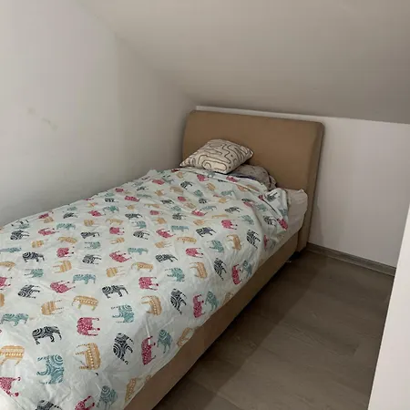 Xxl Free Parking Високо